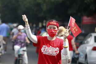 双红会名场面！阿利森助攻萨拉赫破门！奔跑全场滑跪庆祝！